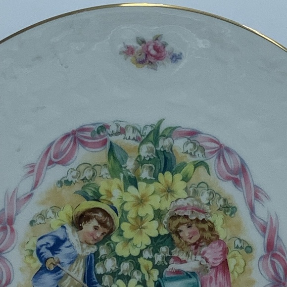 Vintage Royal Doulton Valentines Day 1985 Collectible Plate - Picture 3 of 9